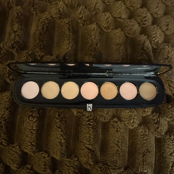 Marc Jacobs 220 The Lover Eyeshadow Palette - Picture 2 of 8
